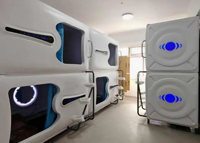 Hostel Space Capsule Madri